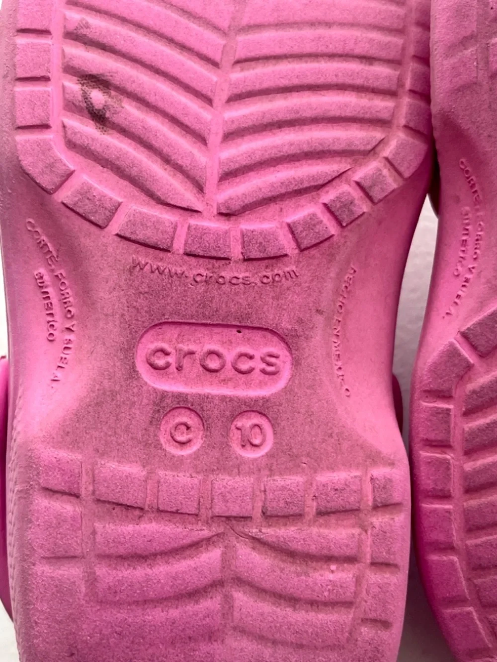 Crocs Kids Pink Clog Water Shoes, Barbie/Doughnut Jibbutz Charms Size 10